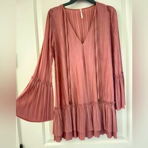 Free People small Can’t help it Pink clay bell arm long sleeve accordion boho